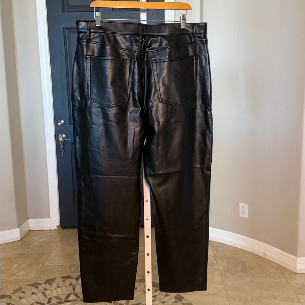 Abercrombie and Fitch Black Vegan Leather Ankle straight high rise Pant. - Picture 2 of 4